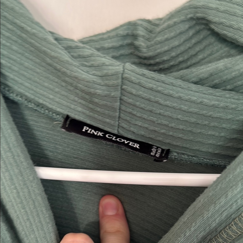 Women’s Green Pullover - Picture 3 of 4